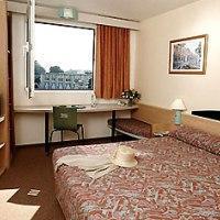 Ibis North Point Отель Гонконг